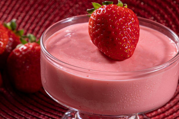 Летние рецепты с клубникой в блендере - 11
