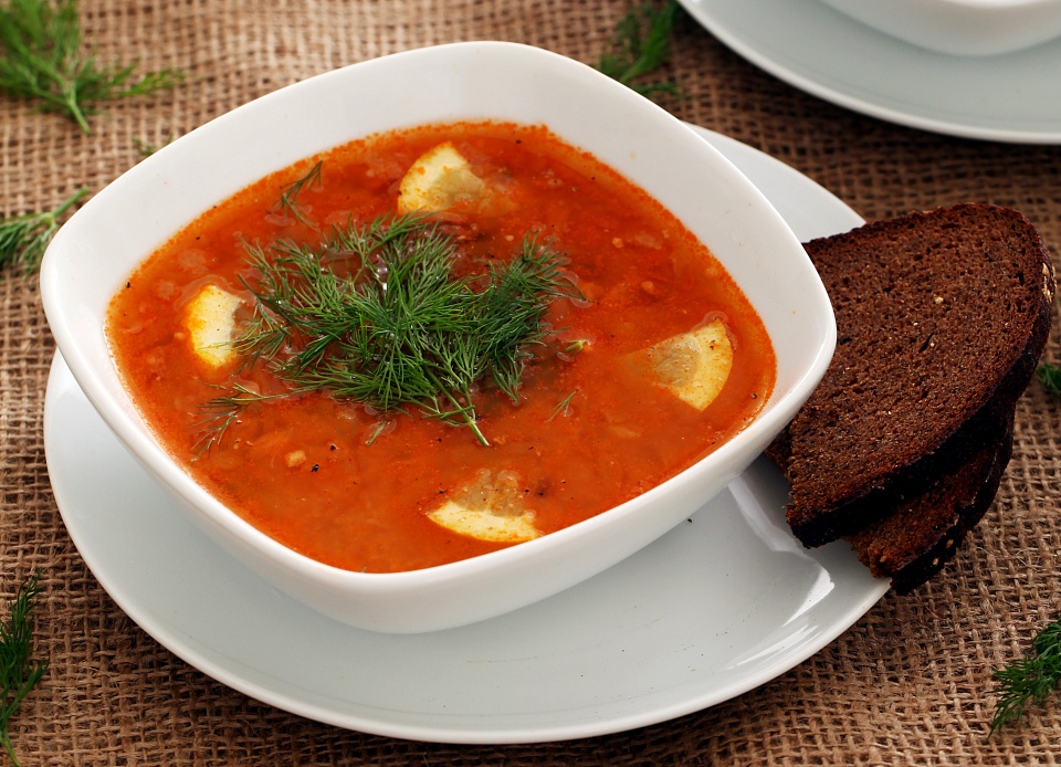 Рассольник с почками на говяжьем бульоне