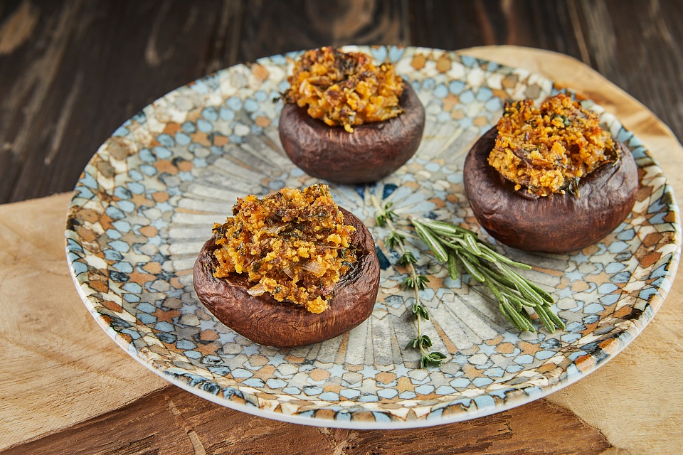 Фаршированные шампиньоны